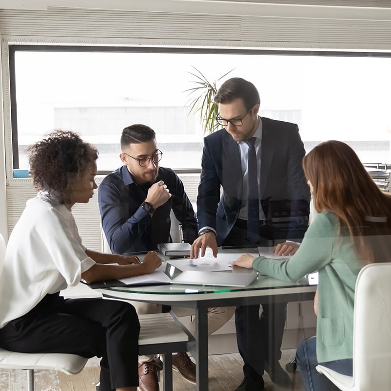 business_people_conversing